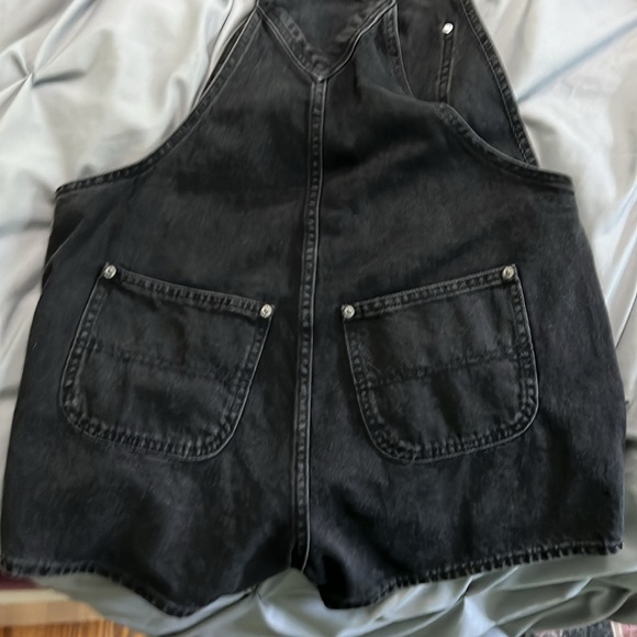 NWT black slouchy short overalls - Picture 4 of 4